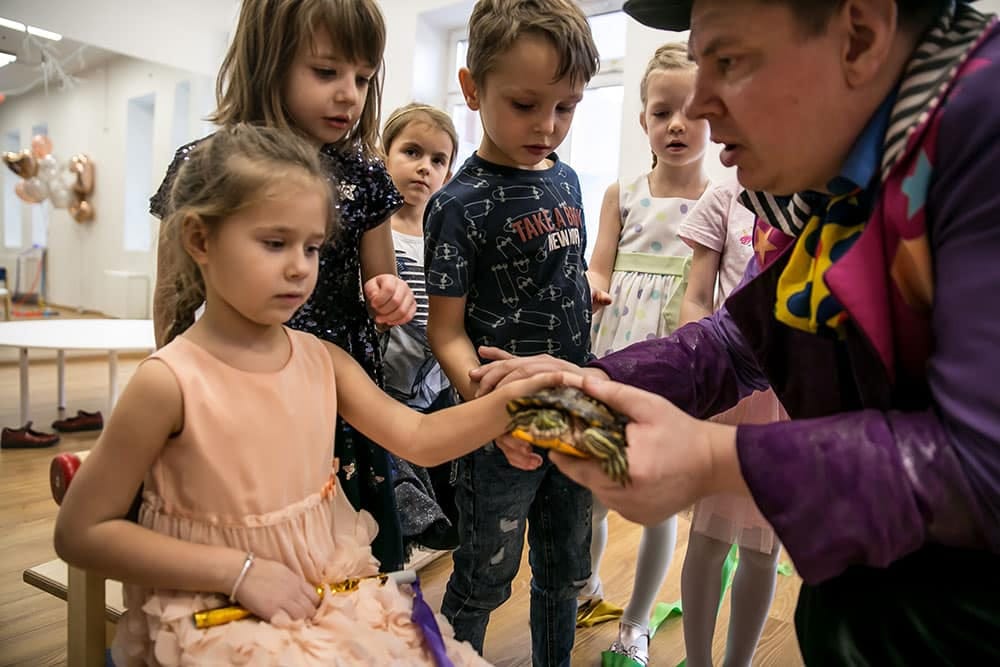 Фокусник с животными на день рождения девочки 5 лет — фото 1