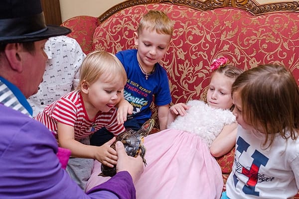 Фокусник с животными на день рождения девочки 5 лет — фото 17