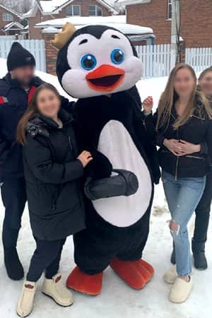 Экспресс поздравление в костюме Пингвина